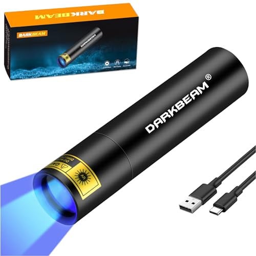 DARKBEAM Torcia UV 365nm - Luce Ultravioletta Nera Portatile Mini Lampada di Wood - Potente Blacklight Ricaricabile USB per individuare Urine animali domestici, Perdite, Resina Polimerizzazione