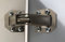 NELI 2er-Set Aufschraubscharniere mit Softclose - Öffnungswinkel 90° - Scharniere zum Aufschrauben - Kein Slot erforderlich - 2 Scharniere mit 8 Befestigungsschrauben