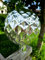 Naturholz-Schreinermeister XXL Rosenkugel Rautenoptik Höhe 23cm Durchmesser 18cm Rosenkugeln Gartenkugel Handarbeit stabieles Glas verspiegelt und wetterfest (Silber) ohne Stiel