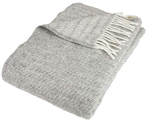 Arctic Wolldecke Saga - Hochwertiges Wende-Plaid im Scandi Design - 100% Schurwolle mit Woolmark Siegel - 130 x 200 cm - Grau