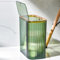 Hemore Poubelle de salle de bain avec couvercle, poubelle verte salvatrice d'espace, panier de déchets mince, poubelle de salle de bain claire pour chambre, cuisine, bureau (12,2x6,1x11,8 pouces)