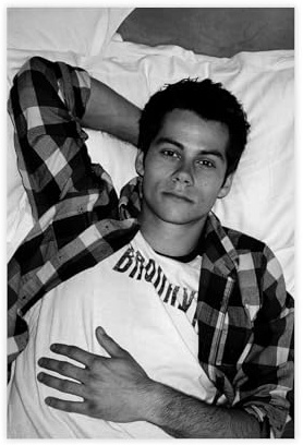Leinwand-Poster, Motiv: Schauspieler Dylan O'Brien, Wandkunst, Dekordruck, Gemälde für Wohnzimmer, Schlafzimmer, Dekoration, ungerahmt: 30 x 45 cm