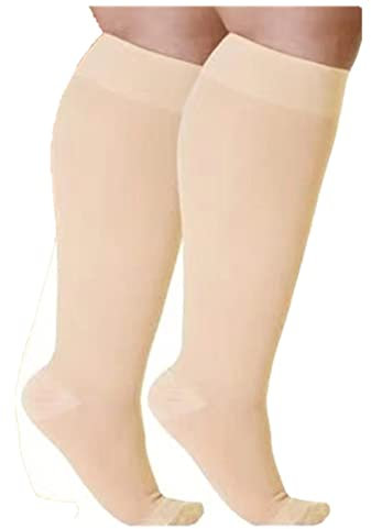 Cheeroyal 2-Pack Plus Size Kompressionsstrümpfe für Männer und Frauen 20-30 mm Hg Extra Size Weites Kalb und knielange Strümpfe für Schlaufenunterstützung (6XL, skin)