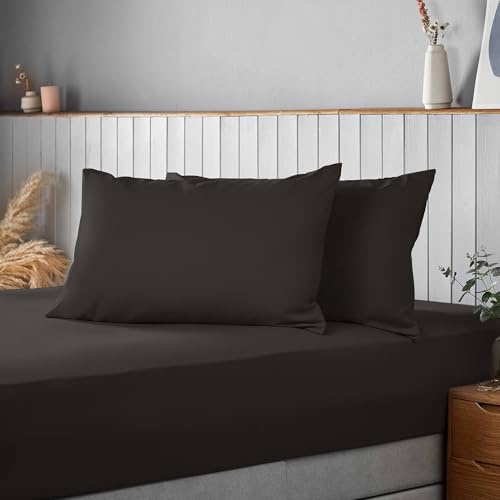 Silentnight Supersoft Pillowcase Pair - Cosy & Comfortable Delicate Smooth Touch - Easy Care Microfibre - Stylish & Modern Bed Pillow Case Protector 2 Pack, Retain Shape & Colour, Black