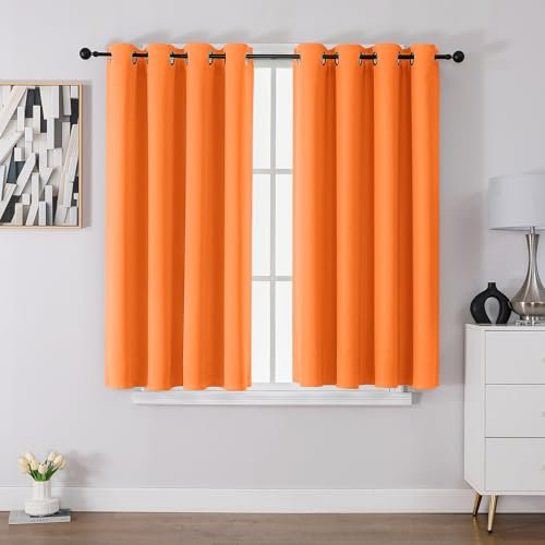 CUCRAF Verdunklungsvorhänge Thermovorhang Kälteschutz 2er Set H137 x B132cm Vorhänge mit Ösen Orange Vorhang Blickdicht Weich und Langlebig Schallschutz Vorhang für Schlafzimmer Wohnzimmer