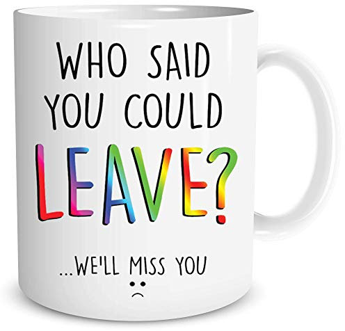 Peachy Antics Tazza da caffè per collega, regalo di partenza, regalo di buon lavoro, regalo di buona fortuna, regalo di partenza, lavoro, ufficio, collega, addio addio WSDMUG1391