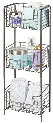 mDesign freistehendes Badregal aus Metall – rostfreies Badezimmer Regal mit drei Körben für Handtücher, Shampoo und Seife – auch zur Küchenaufbewahrung geeignet – grau