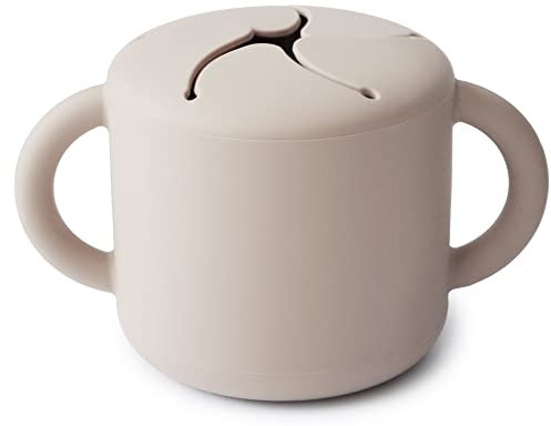 mushie Snack Taza de Silicona | Fiambrera Infantil para Llevar | Antiderrame y Resistente al Lavavajillas y al Microondas | Caja de Aperitivos Segura para Niños Pequeños y Niñas | Ivory