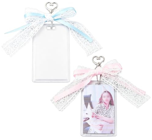 SUPERFINDINGS 2 Stück Photocard Holder Kpop Fotokartenhalter aus Acryl Mit Spitzenschleife 4.1x2.6 cm Clear ID Card Holder Protector für Kreditbrief Bankkarte Studentenausweis Anhänger