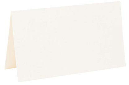 Paper24 je 25 farbige Blanko Tischkarten, Platzkarten 5x9 cm in Zartcreme