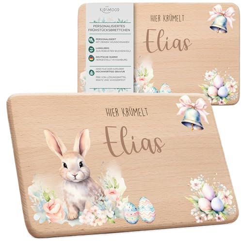 KIDSMOOD - Oster-Frühstücksbrettchen mit Namen | Hier Krümelt Schneidebrett Holz mit Osterhase-Motiv – Personalisierte Oster-Geschenk für Kinder | Holzbrettchen für Osterdeko [22x14 cm]