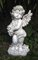 GeKi Trend Engel Figur mit Weintraube Dekofigur Putte frostfest Gartendeko antik weiß Grabengel wetterfest 45 cm groß