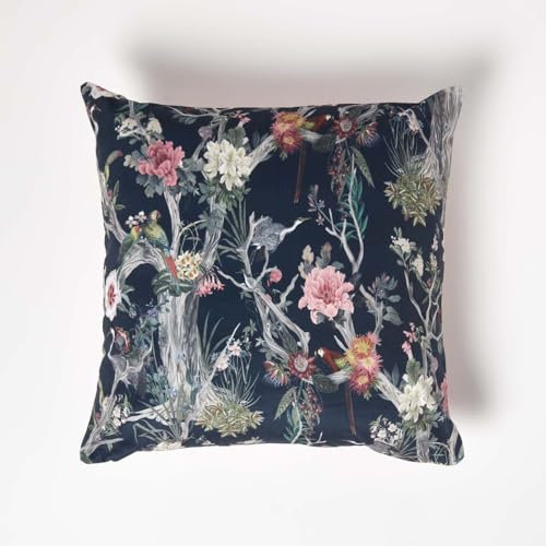 Homescapes Samt-Kissenbezug Papageien & Blüten 46x46 cm, Florale Dekokissen-Hülle, Chinoiserie-Stil Wendekissen-Bezug bunt/rosa