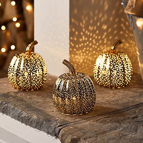 Lights4fun 3er Set LED Glas Kürbis Gold Warmweiß Batteriebetrieb 12cm mit Timer Halloween Deko Kürbis Herbstdeko