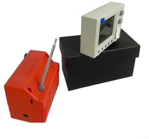 Lettore TV in stile retrò, televisore decorativo in miniatura con memoria da 8 GB, dispositivo video USB ricaricabile per display per casa delle bambole, gadget compatto nostalgico (giallo)