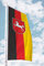 Deitert Niedersachsen Flagge – 120 x 300 cm für Fahnenmast mit Ausleger, Niedersachsen Fahne mit Wappen, aus reißfestem Polyester, wetterfest und UV-beständig