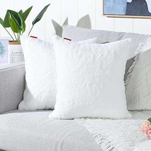 Mandioo Lot de 2 Housses de Coussin en Fausse Fourrure Blanche Pure 65x65cm Taie d'oreiller Douces Moelleuses et Parfaites pour Décorer Votre Canapé Chambre ou Voiture