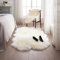 JXLOULAN Faux Lammfell Flauschiger Teppich Weiß 120x160 cm, Weicher Fell Schaffell Teppich Wohnzimmer Deko Schlafzimmer kinderzimmer Lammfellimitat Fellteppich für Stuhl, Sofa, Bett