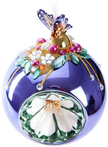 BRUBAKER Premium Weihnachtskugel Lila mit Schmetterling Figur - 10 cm Christbaumschmuck mit Perlen Dekorationen - Von Hand dekorierte Baumkugel aus Glas - Weihnachtsdeko Christbaumkugel