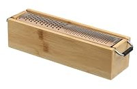 Parmesanreibe - Stargrate, aus nachhaltigem Bambus/Holz, Reibe aus Edelstahl, geeignet für jegliche Käsesorten, Auffangbehälter aus Bambus, 25.0x6.2x5.6 cm, MOON HOME