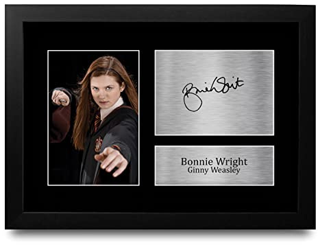 HWC Trading FR A4 Bonnie Wright Harry Potter Ginny Weasley Gifts gedrucktes signiertes Autogramm Bild für Film-Fans – A4 gerahmt