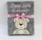 BotoBaby® - Babydecke mit Namen und Geburtsdatum - Geschenk Taufe Geburt ★ (Grau - Teddybär)