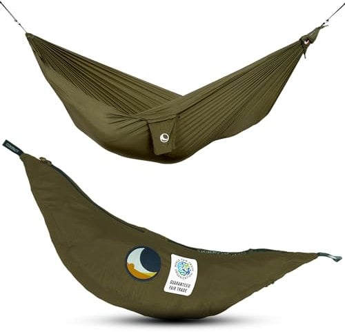 Fallschirmhängematte Compact - Das Original seit 1996 | ARMEEGRÜN | Leicht, Handgemacht & Nachhaltig | 320 x 155 cm, nur 500 g | Schneller Aufbau < 1min | Camping, Hängematte