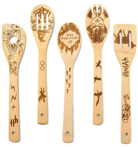 FUYTSUO Holzlöffel Set Zum Geschenke Muttertag für Mama Personalisiert 5 Stück, Bambus Kochlöffel Schürze Topfhandschuh Topfuntersetzer Set, Einweihungsgeschenk wohnung Geburtstagsgeschenk für Mama