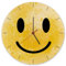 Grinsendes Emoticon gelbe Wanduhr aus Glas witzige Uhr mit gelbem Strichgesicht für Gute Laune auf der Arbeit im Büro oder einfach als lustige Dekoration