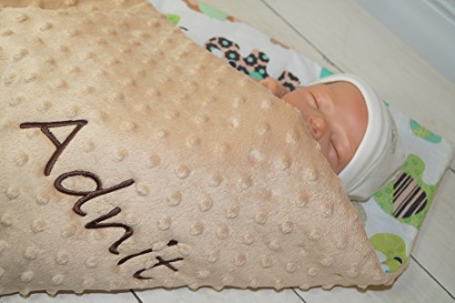 BotoBaby ★ Zweilagige Babydecke mit Namen und Datum Bestickt ★ Minky ★ Baumwolle ★ Füllung ★ (Beige - Elefante, 75 x 100 cm)