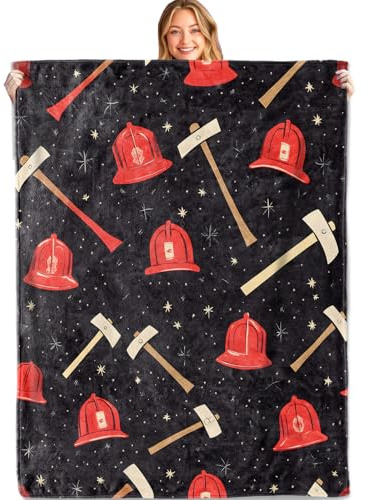 MIEPOS Feuerwehr-Überwurfdecke, 152,4 x 203,2 cm, weich, leicht, Flanell, rote Helm-und Axt-Decke, Geschenke für Kinder, Frauen, Mädchen, für Couch, Büro, Reisen, Zuhause, Wohnzimmer, moderne