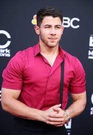 Live It Up Nick Jonas Brothers Roter Teppich, gerolltes Poster, 30,5 x 45,7 cm