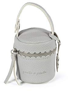 Pasito a Pasito. Funda Portachupete de Bebé Biscuit. Asa de mano con broche lateral para colgar en el cochecito o bolsa de maternidad. Eco-leather tipo vacuno Color Gris. Medidas: 8 X 9 X 8cm.