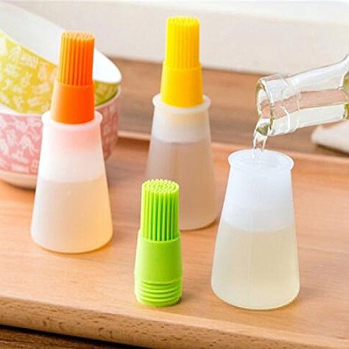Silicone Oil Bottle with Basting Brush / Starworld Soft Bottle and Brush for Barbecue Pastry Baking Cooking / Heat-Resistant Kitchen Gadget / Randomly Sending
