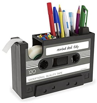 Schreibtisch Klebebandabroller mit Stifthalter, das Retro Kassetten Tape Design Kleberollenhalter mit 1 Rolle, Zahlreiche Anwendungen, Großartig als ausgefallenes Weggehen Geschenk für Kollegen Büro