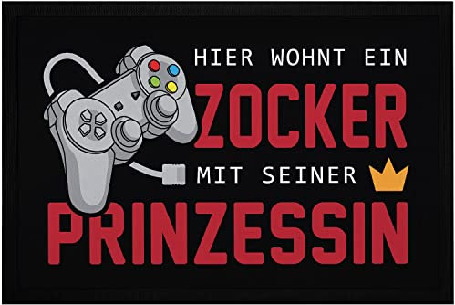 MoonWorks® Fußmatte Gaming Hier wohnt EIN Zocker mit Seiner Prinzessin Geschenk für Gamer Spruch lustig rutschfest & waschbar schwarz 60x40cm