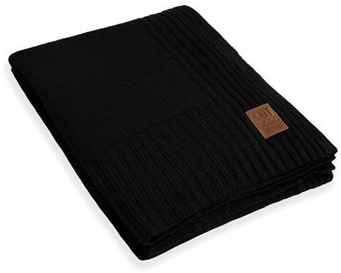 KNIT FACTORY - Uni Gestrickte Decke XL - Wohndecke - Kuscheldecke - Gestrickte Sofadecke - Plaid aus Wolle - Wolldecke - Schwarz - 195x225 cm