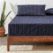Bare Home Spannbetttuch - Premium 1800 Gebürstete Polyester-Mikrofaser - Extra weich, Knitterfrei, Farbbeständig, Fleckenresistent - Tiefe Taschen (90 x 200, Nadelstreifen - Mitternacht/Weiß)