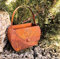 STEINFIGURENWELT GIEBEN Edelrost Kleine Handtasche mit Blume 22x17cm Tasche zum Bepflanzen Rost Pflanztasche Blumentopf Windlicht Edelrost Gartendeko