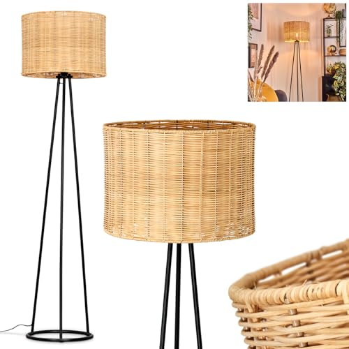 HOFSTEIN Stehleuchte Cavaca, Stehlampe aus Metall/Rattan in Schwarz/Natur, Leuchte im modernen Design mit rundem Schirm (Ø 40 cm) u. Fußschalter, Höhe 152 cm, 1 x E27, ohne Leuchtmittel