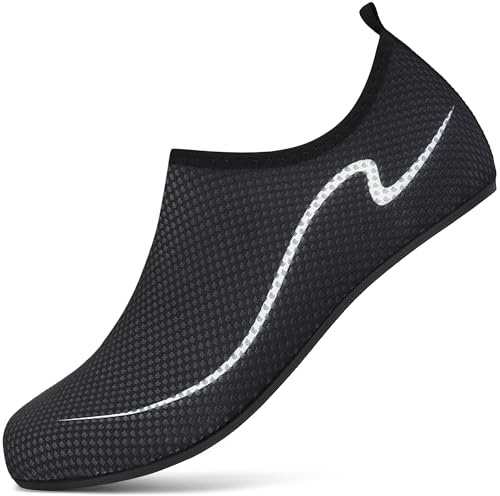 gitzing Water Beach Swim Shoes Women Quick Dry Sea Shoes Men Breathable Aqua Lightweight Barefoot for Surfing Running Driving Pool Yoga, Black 7.5 UK/41 EU