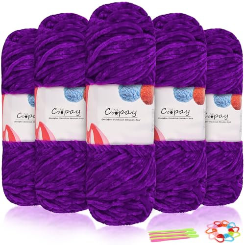 Coopay Samt Chenille Wolle zum Häkeln, 500g (5x100g) Velvet Chenillegarn, Dicke Wolle zum Stricken, Flauschige Weiche Samtig Chenillewolle mit Häkelzubehör für Schals, Decken - Tiefes Lila