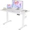 Claiks Höhenverstellbarer Schreibtisch 120x60cm, Schreibtisch Höhenverstellbar Elektrisch, Steh-Sitz Tisch mit 2 Haken und 3 Memory-Funktion, Stehpult Verstellbarer Computertisch, Standing Desk, Weiß
