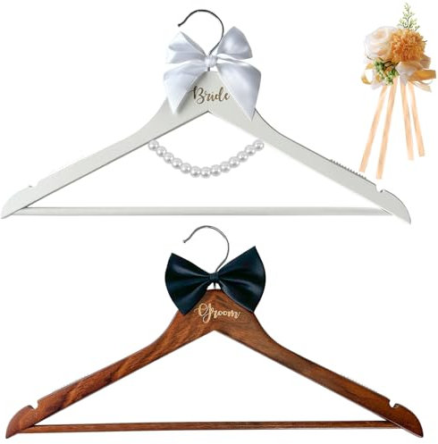 LAIAMER Hochzeits-Kleiderbügel, Geschenkzubehör, Bräutigam, Braut-Kleiderbügel für Hochzeitskleid oder Anzug, Brautbügel mit Fliege und exquisiter Handgelenkblume und Perle für Brautparty, 2 Stück