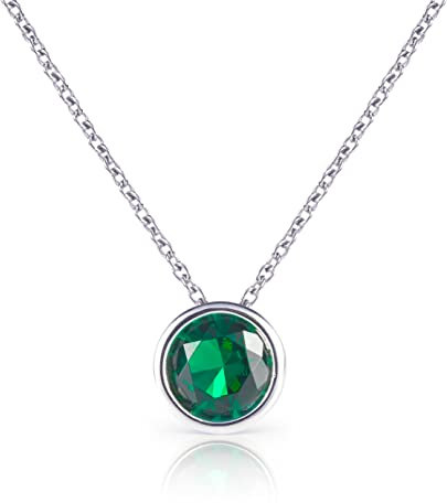 namana Halskette mit Einzelstein-Anhänger aus 925er Sterling Silber für Frauen mit einem smaragdgrünen Zirkonia-Stein, Solitär-Anhänger-Halskette mit einem grünen Stein