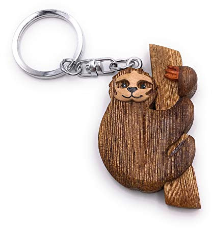 Onwomania - -Faultier am Ast Schlüsselanhänger - Holz Glücksbringer ideal als Geschenk z.B. für den besten Freund, die beste Freundin, Mama - Für Männer, Frauen & Kinder