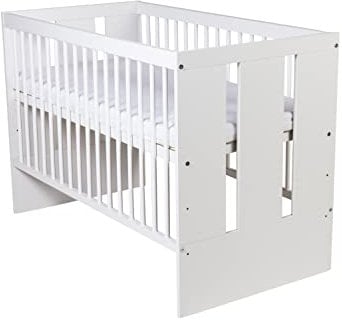 KMbaby Babybett Paulus Weiß 120 x 60 cm mit Matratze & Lattenrost - Baby Kinderbett Gitterbett 3 Stufen Höhenverstellbar - Lackiertes Kiefernholz & MDF