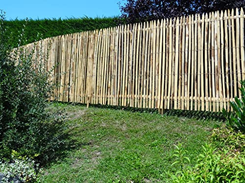 Gartenwelt Riegelsberger Premium Staketenzaun aus Kastanie Kastanienzaun Rollzaun Lattenabstand 2-3 cm Zaunlänge 2,2 m Höhe 150 cm inkl. Pfosten & Krampen