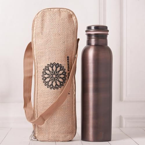 FURNISHFUL FINESSE Antike Kupfer-Wasserflasche mit Jute-Tragetasche – 32-Unzen-Kupferflasche zum Trinken. Ayurvedisches Kupfergefäß für Yoga, Meditation, Fitnessstudio, Sport, Outdoor – 2 Stück