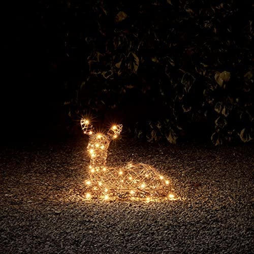 Lights4fun 50er Studley LED Rattan Rentier Kitz Figur Liegend Timer Weihnachtsbeleuchtung Außen und Innen